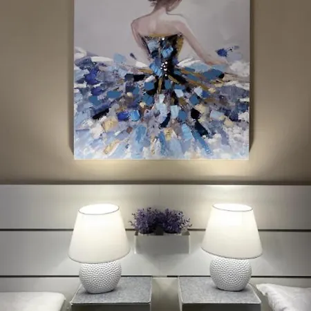 Lovely Flat With Swimming Pool Five Minutes From The