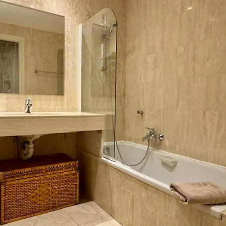 The Noailles - Lovely Flat With Swimming Pool Five Minutes From The Daire Cannes